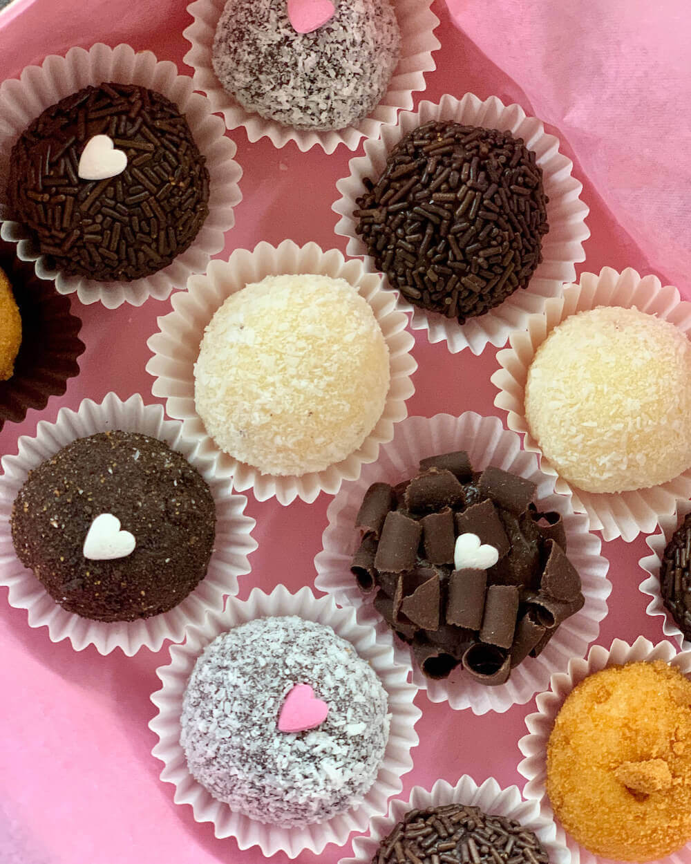 brigadeiros-pink-silk-box